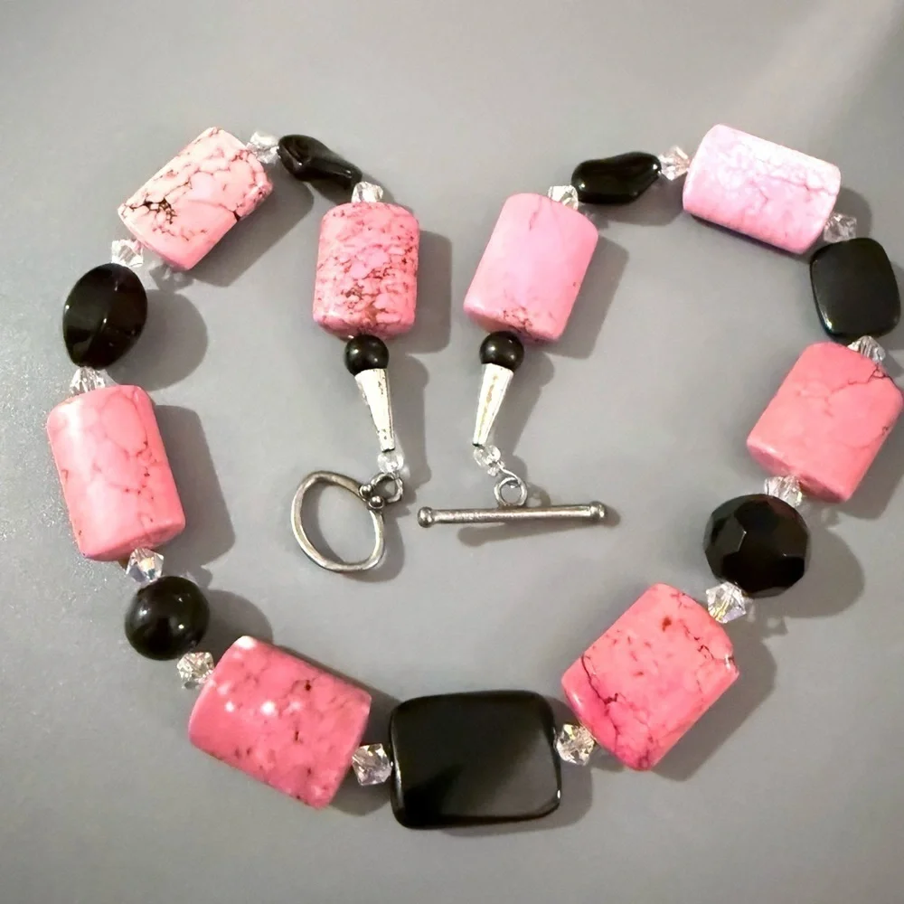 Natural Gemstone BOHO Howlite Pink with Black Statement Necklace 20 Inches - Picture 4 of 5
